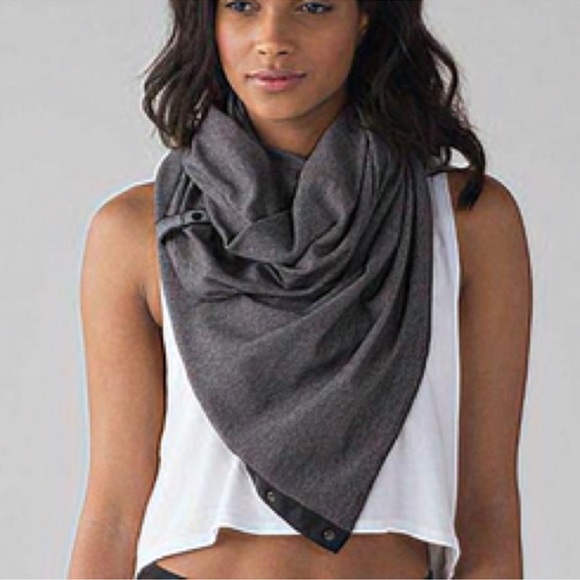 lululemon athletica Accessories - 💚SALE💚 Lululemon Vinyasa Reversible Scarf